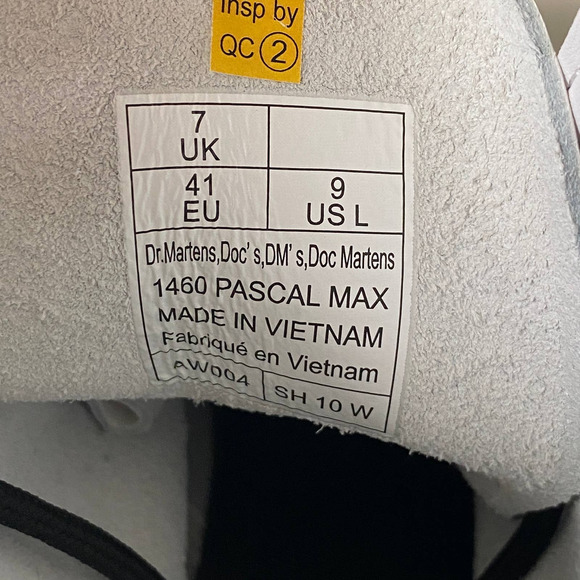 NEW Dr. Martens 1460 Pascal Max Platform Lace Up Boot White Black Women Size 9 - Picture 11 of 12